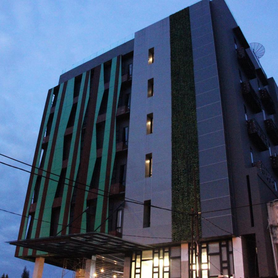 De Paris Hotel Medan Extérieur photo