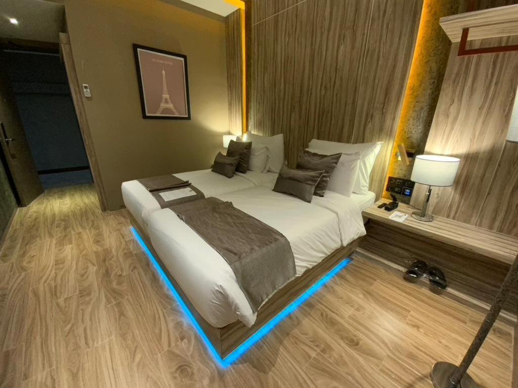 De Paris Hotel Medan Extérieur photo